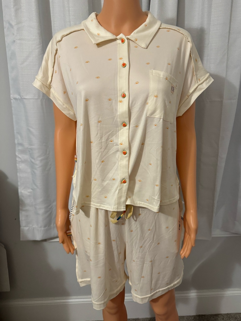 Cute OP Ocean Pacific size M cream sunrise shorts pajama set short sleeve shirt